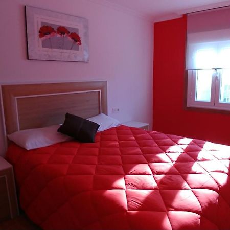 Apartamentos Luis Antonio Mestre O Grove Chambre photo